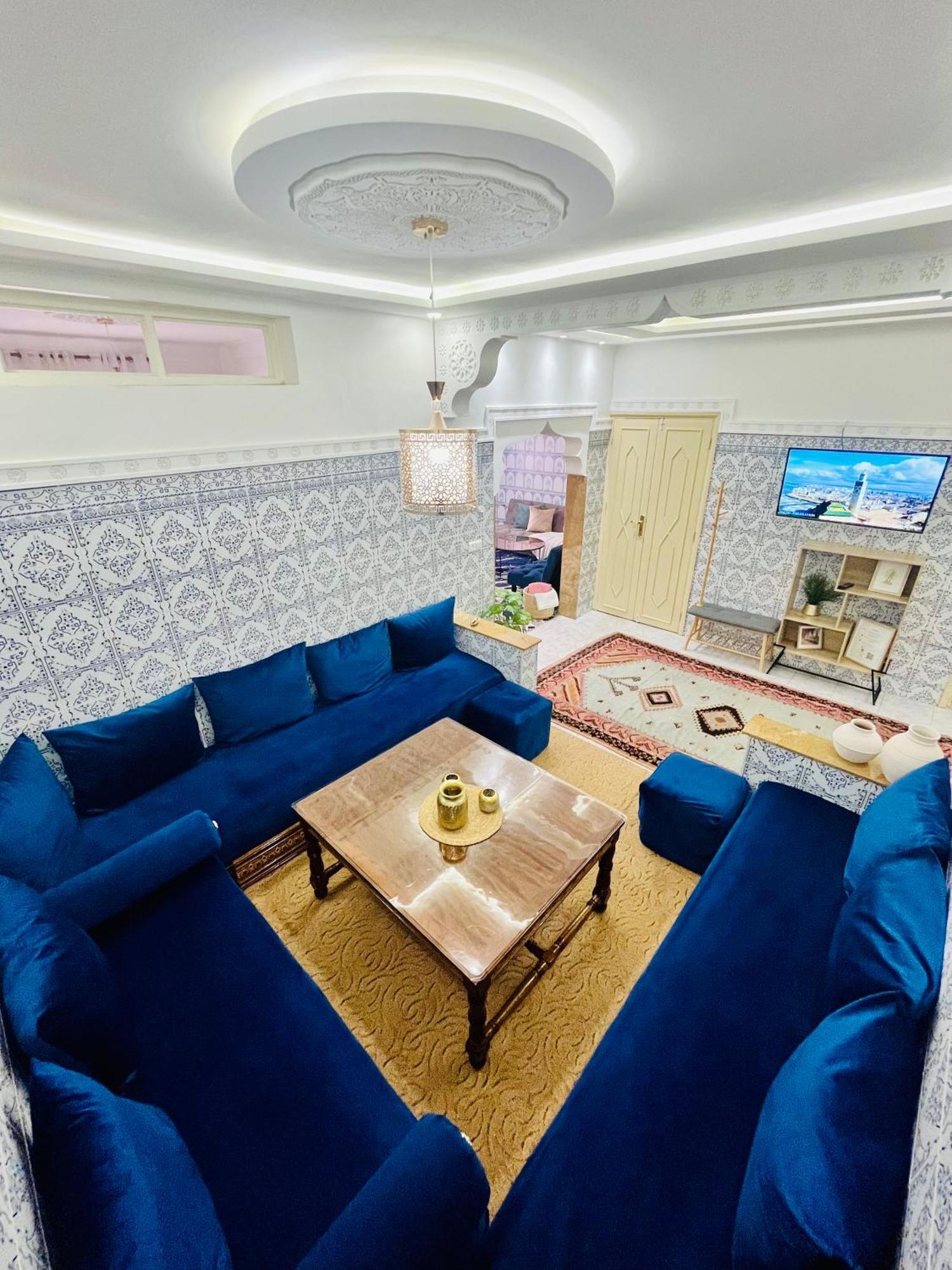 Apartment With Ac, Patio And Rooftop Appartement Climatise Avec Patio Et Toit Terrasse 马拉喀什 外观 照片