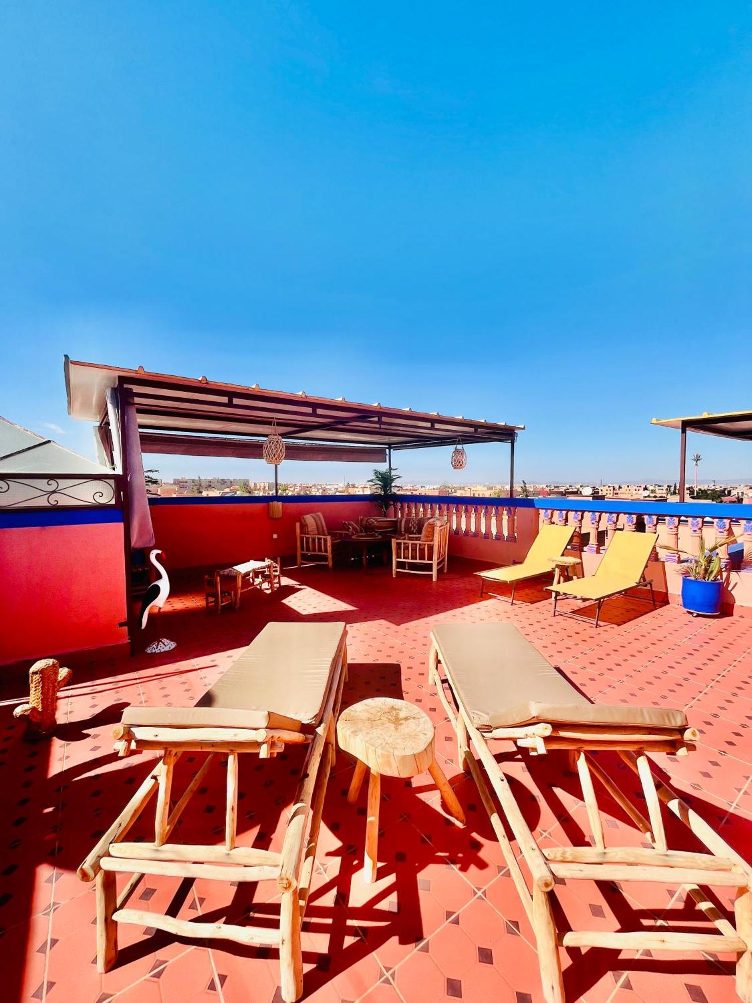 Apartment With Ac, Patio And Rooftop Appartement Climatise Avec Patio Et Toit Terrasse 马拉喀什 外观 照片