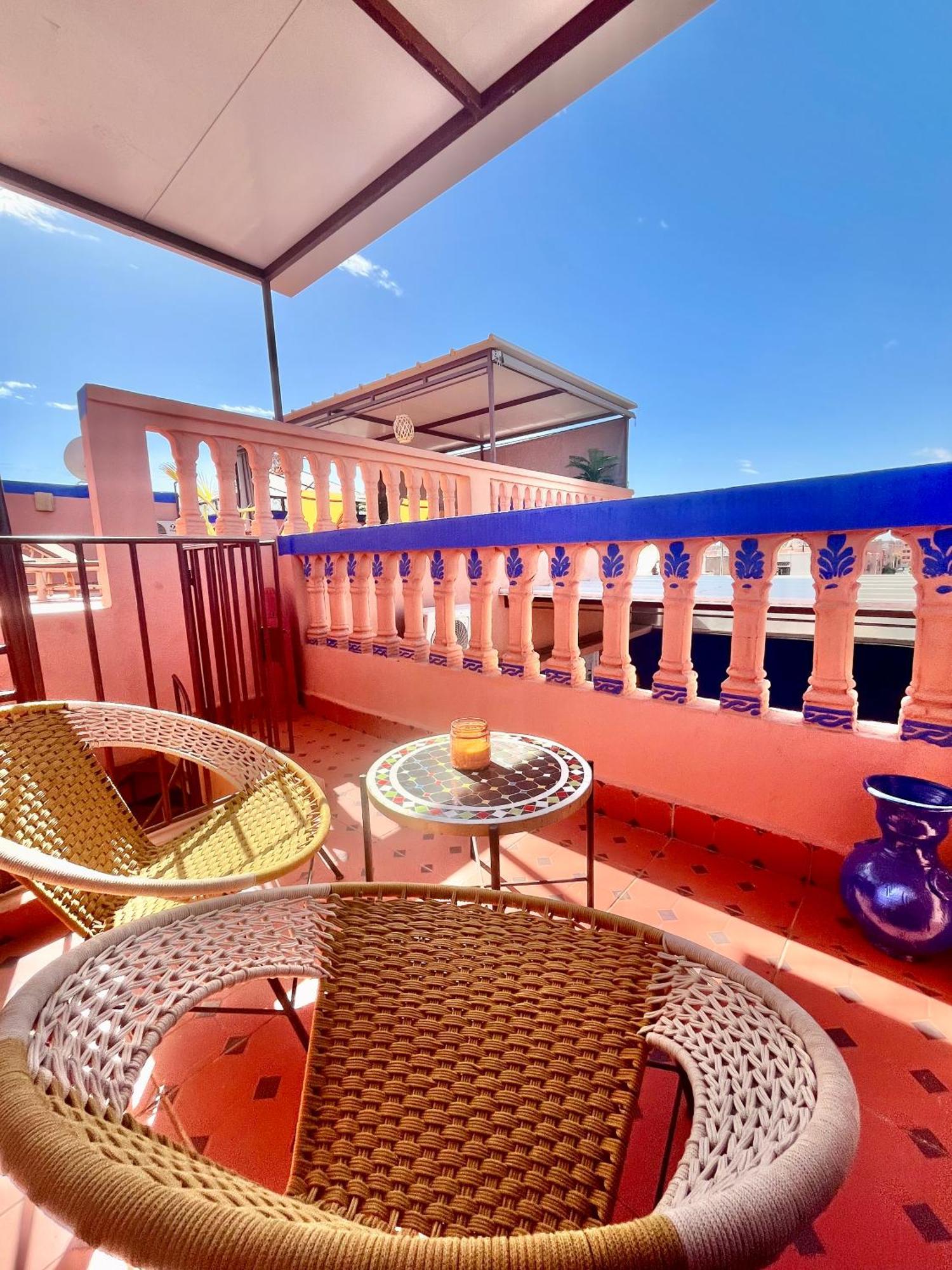 Apartment With Ac, Patio And Rooftop Appartement Climatise Avec Patio Et Toit Terrasse 马拉喀什 外观 照片