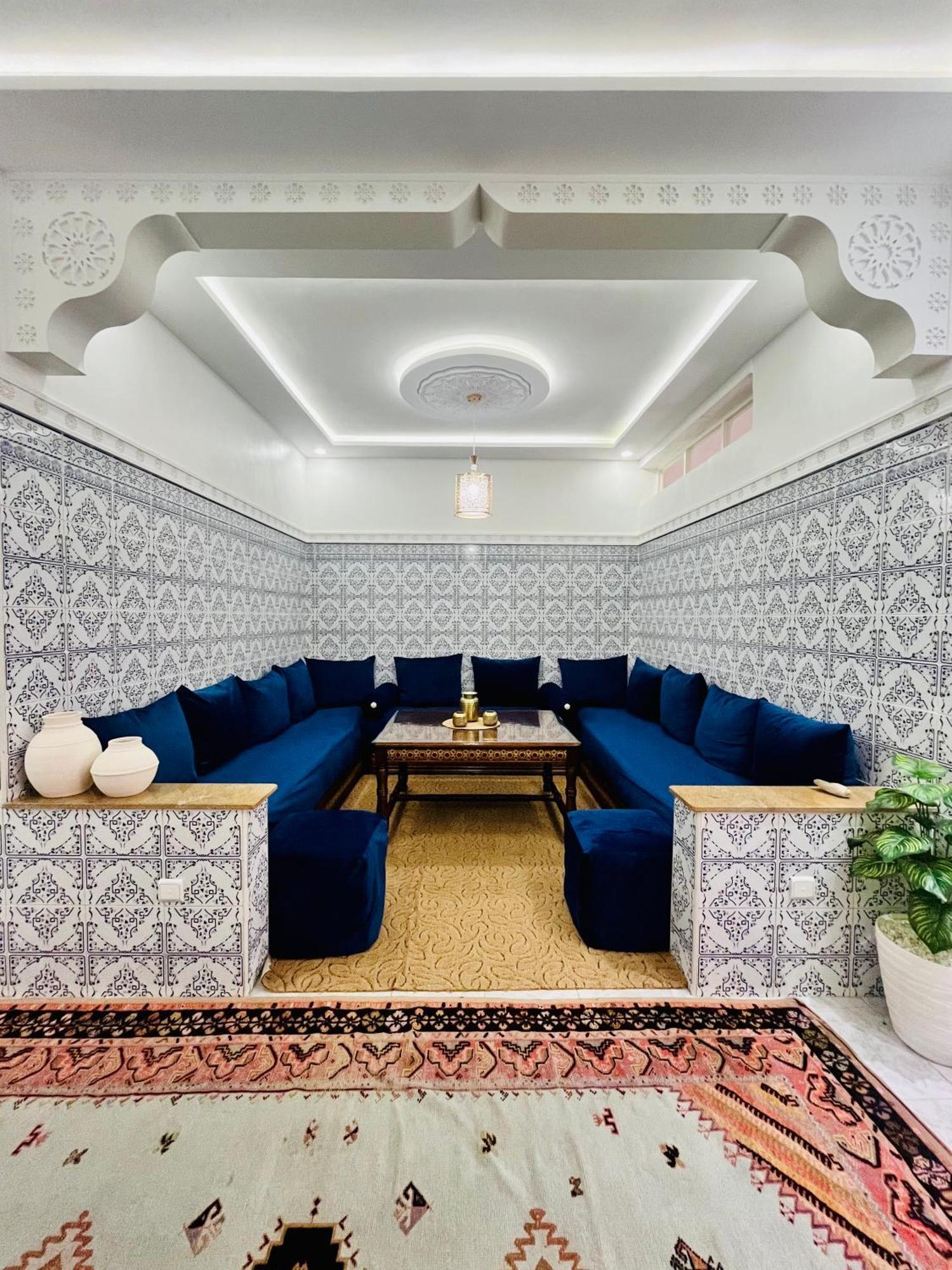 Apartment With Ac, Patio And Rooftop Appartement Climatise Avec Patio Et Toit Terrasse 马拉喀什 外观 照片