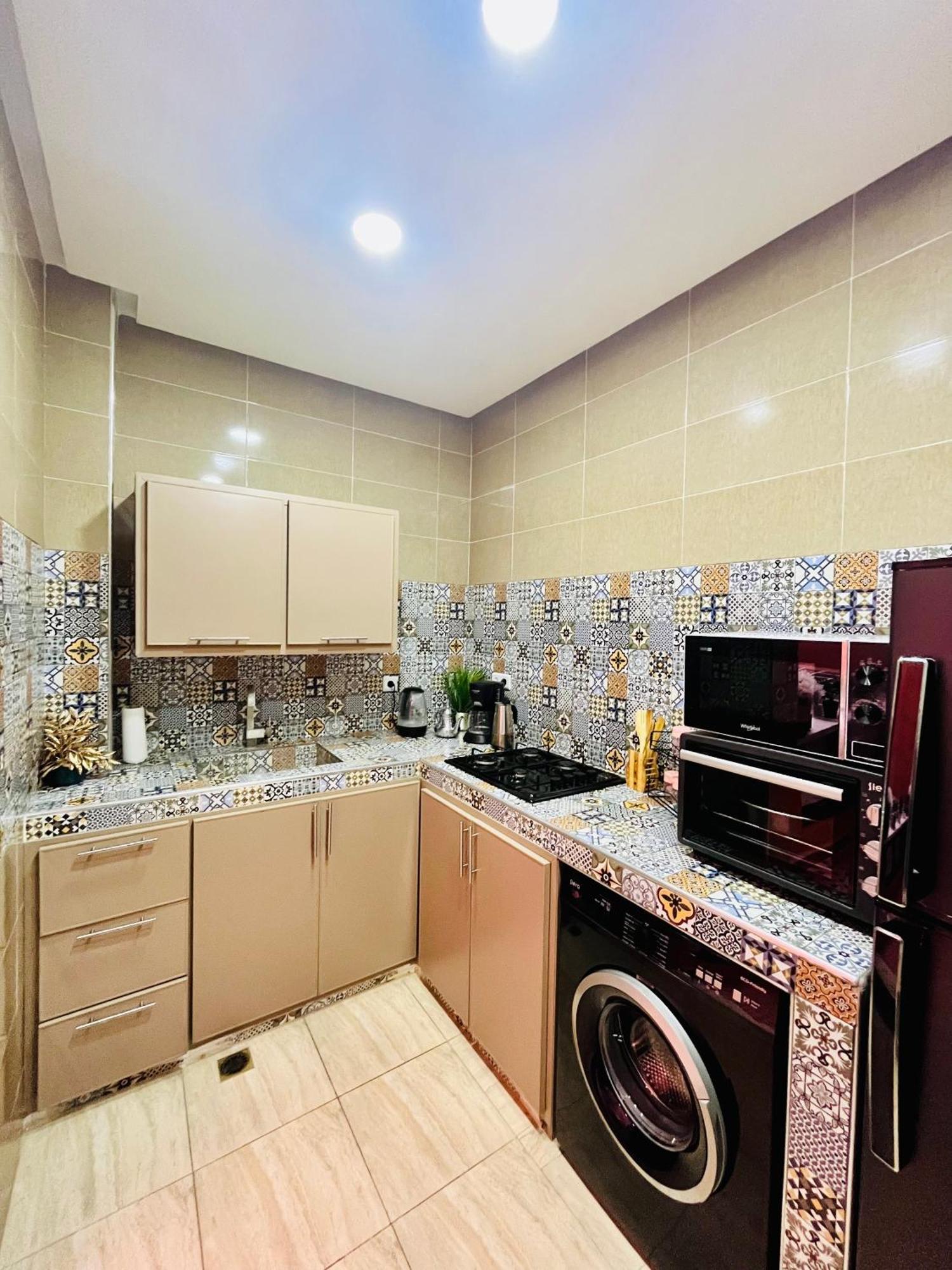 Apartment With Ac, Patio And Rooftop Appartement Climatise Avec Patio Et Toit Terrasse 马拉喀什 外观 照片